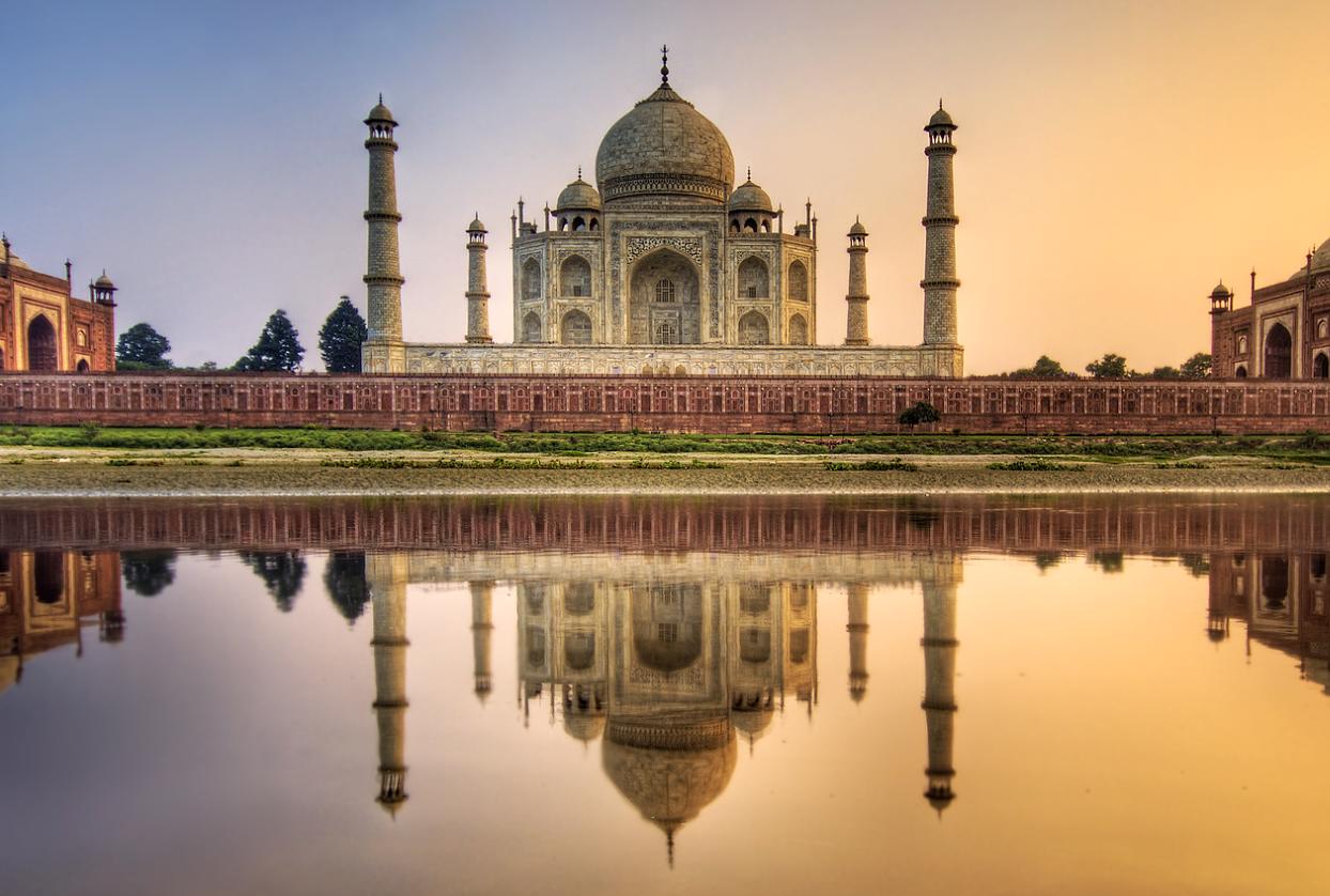 https://www.flickr.com/photos/stuckincustoms/2035748576